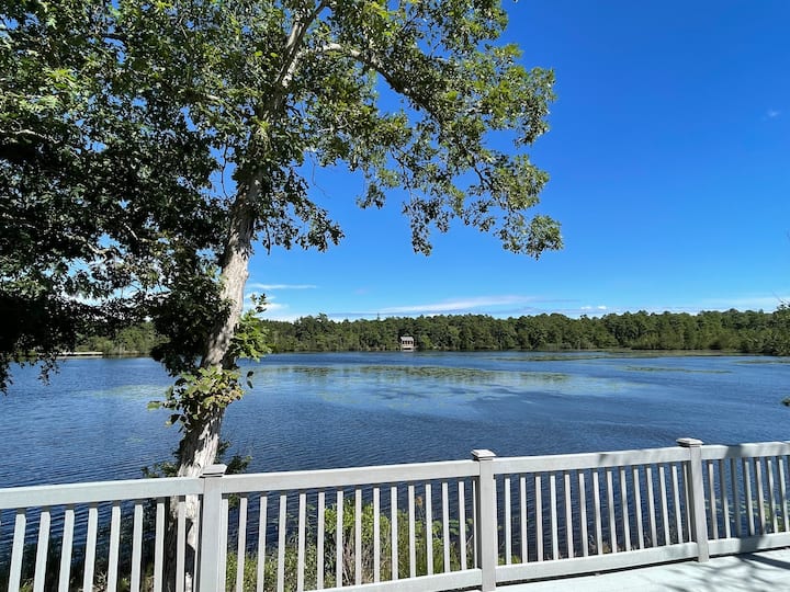 Bridge House at Swan Lake Resort