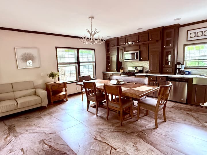 Getaway House at Swan Lake Resort