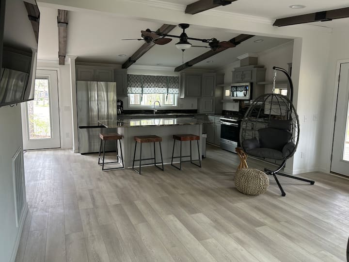 New Luxury Cabin Cottage at Swan Lake Resort