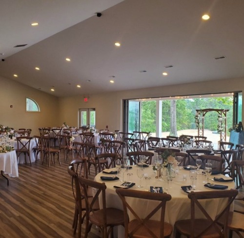 Wedding celebration at Swan Lake Resort in Galloway, New Jersey