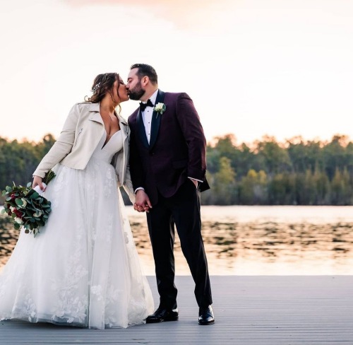 Wedding celebration at Swan Lake Resort in Galloway, New Jersey